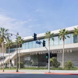 David Geffen Galleries (LACMA), Los Angeles — widok zewnętrzny od strony północno-zachodniej z bulwaru Wilshire