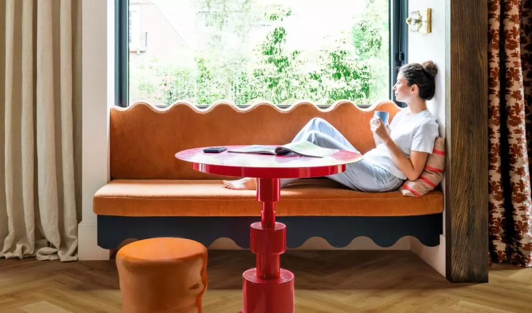 How can you combine retro and modern styles?