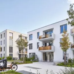 Systemy Elegant i Decalu pozwalają łączyć PVC i aluminium w ramach jednej, spójnej koncepcji