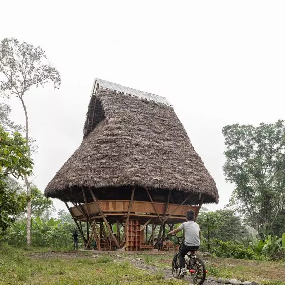 Biblioteca Comunitaria Yuyarina Pacha w Huaticocha