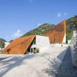 Paul Chiang Art Center w Jinzun