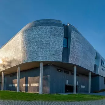 Odkryj najwyższej jakości perforację dla kreatywnej architektury miejskiej