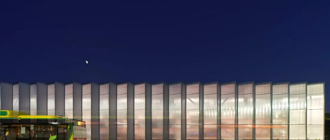 A Facade That Glows. PANELPIÙ 14P Polycarbonate in Architecture 2026