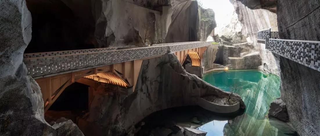 Sztuka w skalnym labiryncie. Huangyan Quarry w Taizhou projektu DnA_Design and Architecture