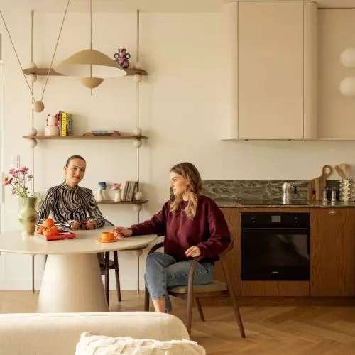 Nowa klasyka w Warszawie. 66 m² stworzone dla współczesnej nomadki