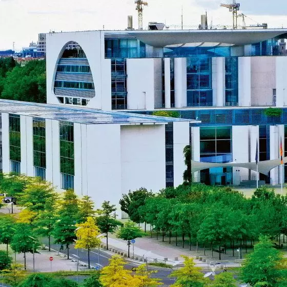czy dyrektywa unijna Green Claims Directive zakończy walkę z greenwashingiem w architekturze?