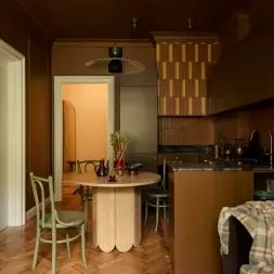 38 m² dla przyszłej studentki ASP w Krakowie projektu head made
