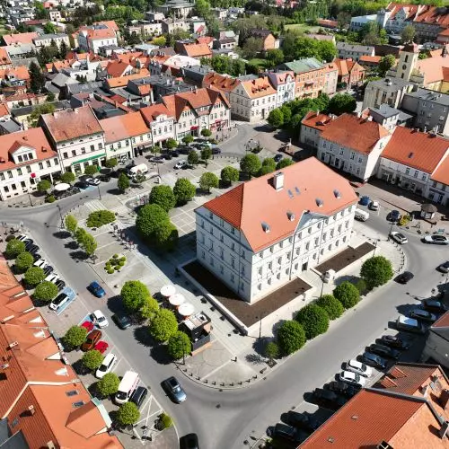 Kompaktowa konsekwencja. Pleszew oczami Jakuba Głaza