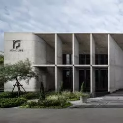 Novolife HQ w Bangkoku projektu Studio Krubka