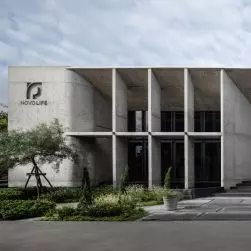 Novolife HQ w Bangkoku projektu Studio Krubka