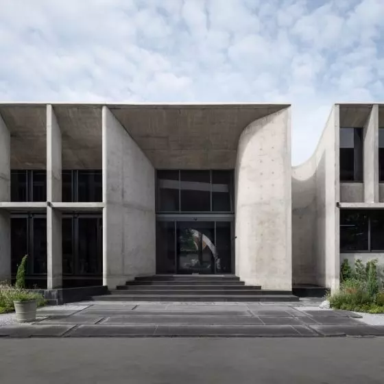 Novolife HQ w Bangkoku projektu Studio Krubka