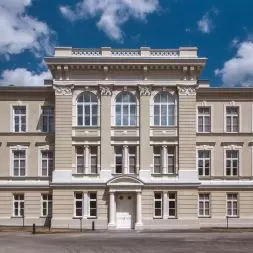 Zakończył się I etap budowy nowej siedziby Sinfonii Varsovii, podczas którego odremontowano budynki dawnego Instytutu Weterynarii przy ulicy Grochowskiej w Warszawie