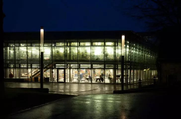 Lichtwerk – Modernization of the Lighting System at the Bamberg Library. Lines of light that float through space