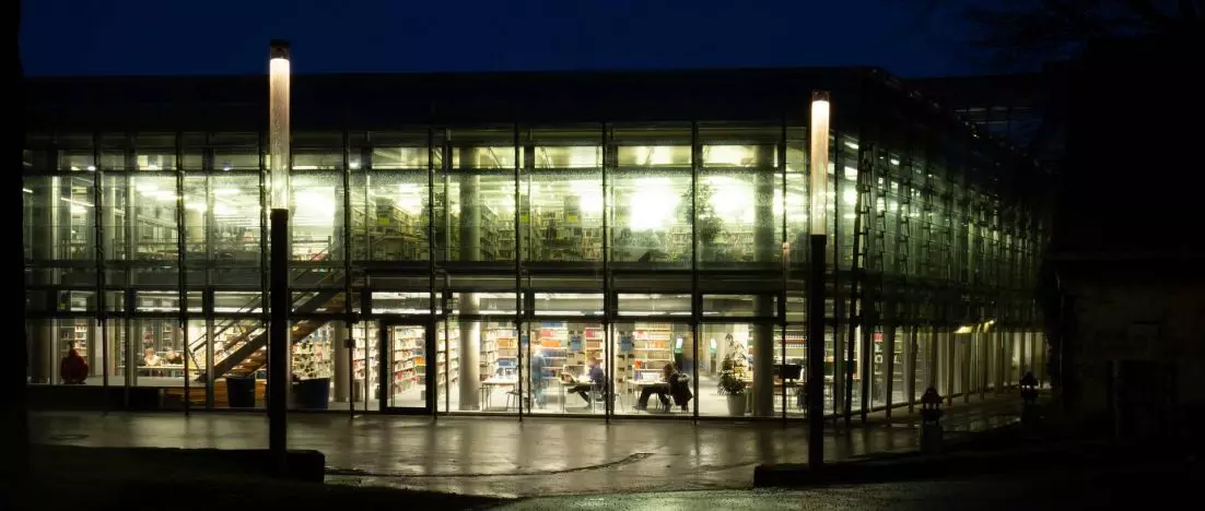 Lichtwerk – Modernization of the Lighting System at the Bamberg Library. Lines of light that float through space