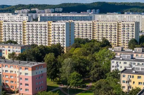 What's going on between the buildings?