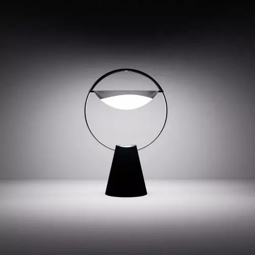 UFO – minimalistyczna lampa z możliwością regulacji światła