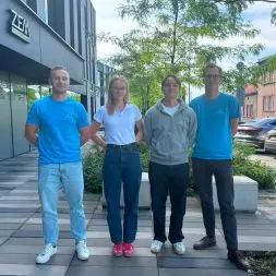 zespół projektowy, od lewej: Kacper Burek, Julia Gonet , Bruno Pańpuch, Julian Konopka; tutor: Wojciech Ciepłucha