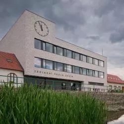 Čebín Primary School pod Brnem projektu knesl kynčl architekti