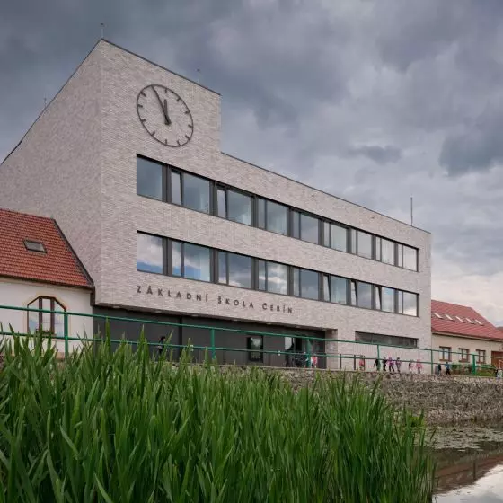Čebín Primary School pod Brnem projektu knesl kynčl architekti