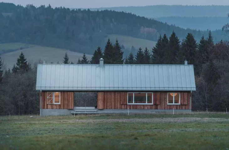 An atelier like a Lemko farm. Tradition and ecology in the Low Beskids