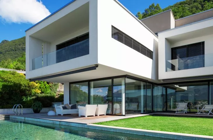 5-chamber aluminum windows in the AS110 system. A novelty in passive construction