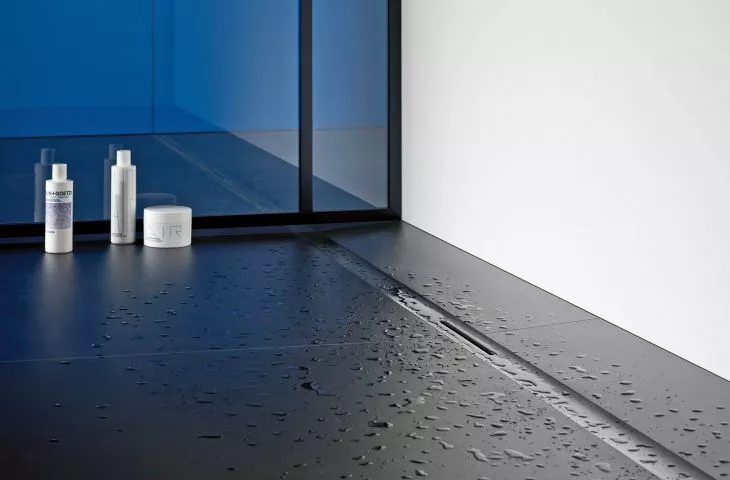Odpływy liniowe CeraFloor, czyli minimalistyczna łazienka bez brodzika