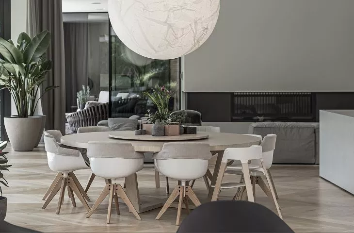 Luksusowe i minimalistyczne wnętrze od KUOO Architects