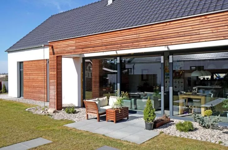 Space, sun and warmth. Energy-efficient house with mezzanine floor