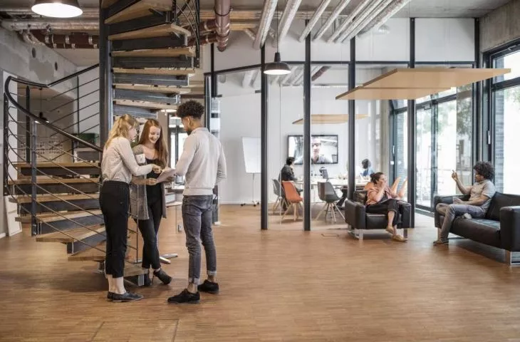 Naturalna akustyka biurowa. Dlaczego architekt powinien słuchać swojej architektury?