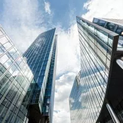 Fasady ALUPROF: Mennica Legacy Tower, Warszawa, proj.: Goettsch Partners
