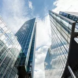 Fasady ALUPROF: Mennica Legacy Tower, Warszawa, proj.: Goettsch Partners