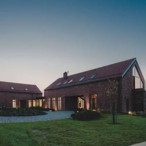 W zaciszu mazurskiej wsi. Dom stodoła projektu Jagny Bielowickiej