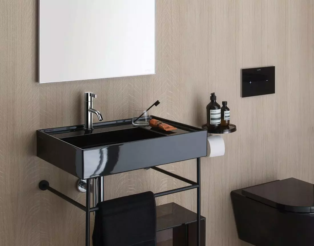 Projektanci
uwielbiają
czarne łazienki. Kolekcja Kartell by Laufen