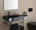 Projektanci uwielbiają czarne łazienki. Kolekcja Kartell by Laufen