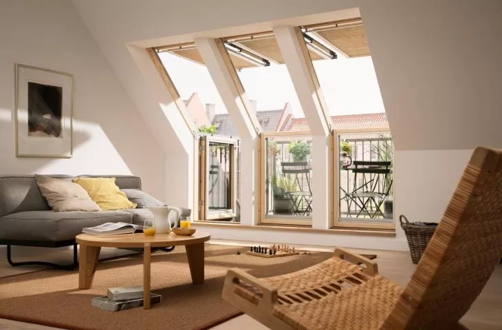 House with a bright attic. Tips for visually enlarging the space.