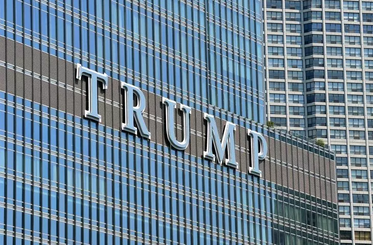 Donald Trump i piękno architektury. Polityka odlana w betonie