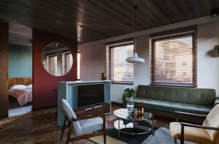 Willa Wincent – podróż służbowa w modernistycznych wnętrzach