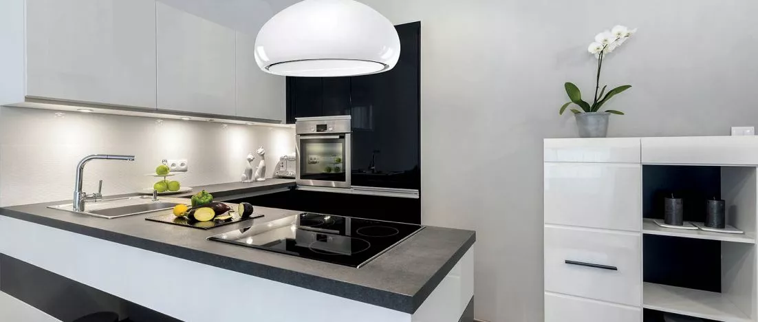 Designer and quiet kitchen hoods. Minimalism, white, gold - trends in your kitchen