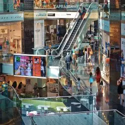 Balustrady szklane samonośne z pochwytem nierdzewnym, CH Plac Unii Warszawa
