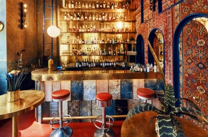 Elegant Morocco in the center of Warsaw, or AURA bar according to Kacper Gronkiewicz