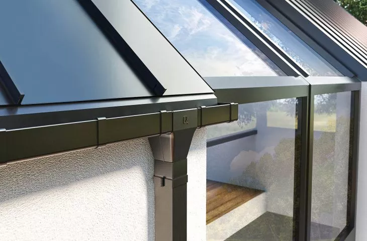 Bezłącznikowe rynny stalowe Q STAYLO PRO. Odpowiedź na potrzeby nowoczesnej architektury