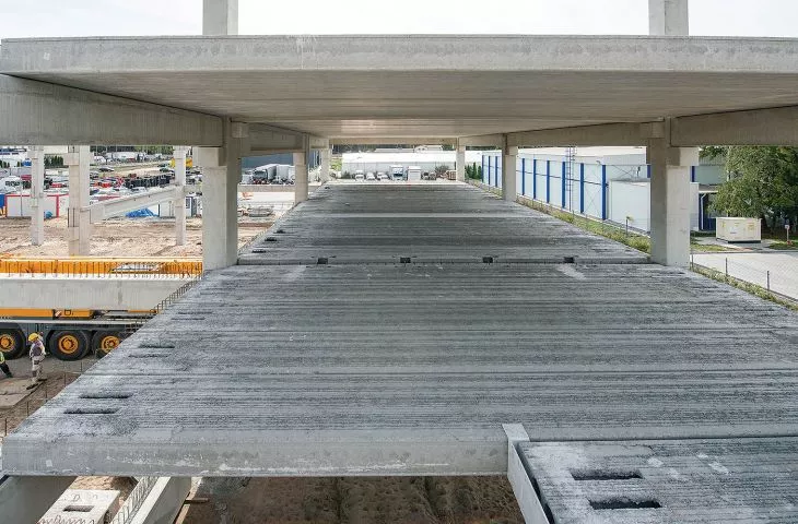 Elementy prefabrykowane z żelbetu i betonu sprężonego. Stropy, podpory i ściany