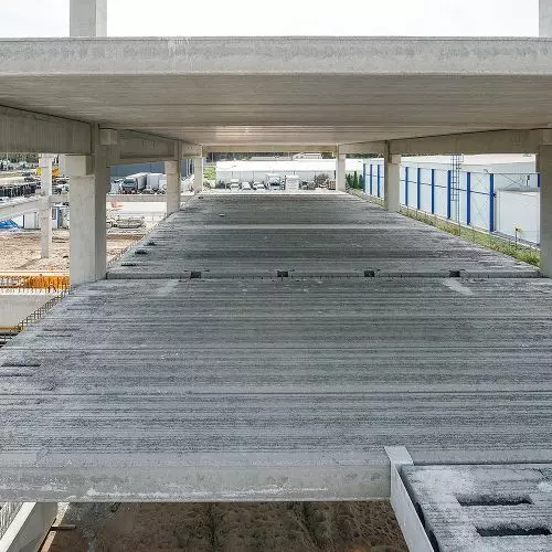 Elementy prefabrykowane z żelbetu i betonu sprężonego. Stropy, podpory i ściany