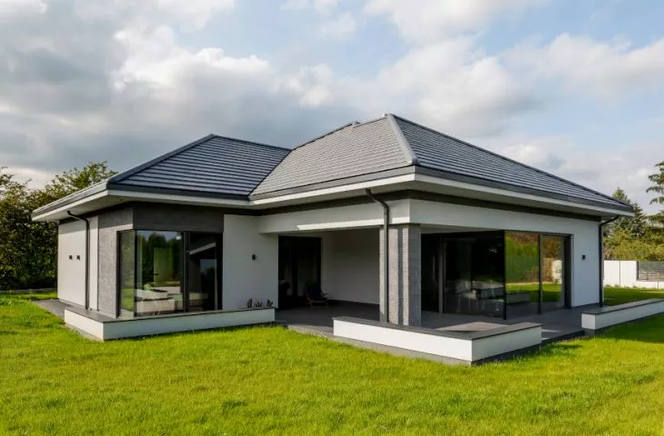 All-glass corners from Yawal - a striking facade finish