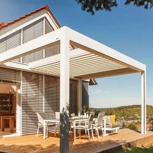 High-end sun shades (blinds, awnings, pergolas) and WAREMA Renkhoff control automation.