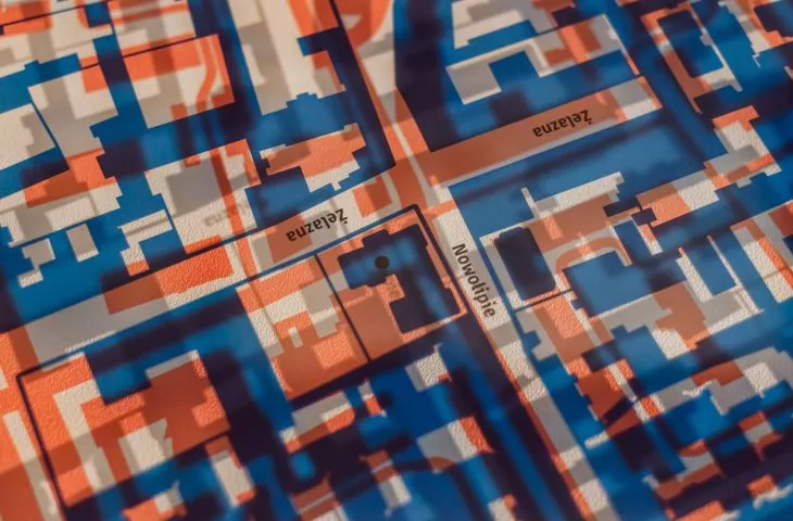 Wystawa „Tu Muranów” okiem projektantek. Rozmowa z Anną Pydo i Justyną Szadkowską