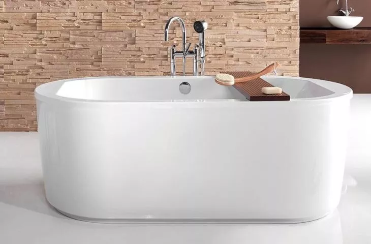 WOW bathtub from the Space Line series