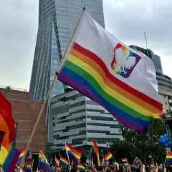 Hostele interwencyjne dla osób LGBT+ powstaną w trzech polskich miastach