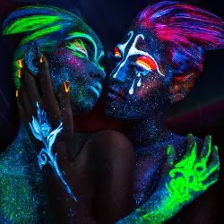 Farby luminescencyjne i chromatyczne na ściany, elewacje i nawierzchnie