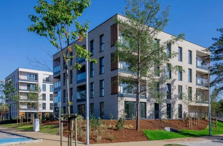 „Naturia to miejsce, w którym architektura przeplata się z przyrodą”. Projekt biura Kuryłowicz & Associates